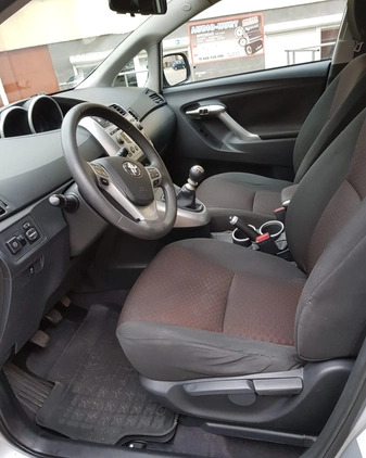 Toyota Verso cena 29500 przebieg: 256480, rok produkcji 2010 z Słupsk małe 46